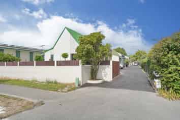 2/11 Winchester Street, Merivale