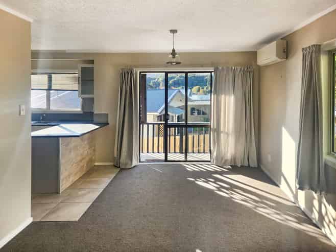 16 Crystal Grove, Birchville