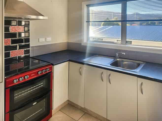 16 Crystal Grove, Birchville