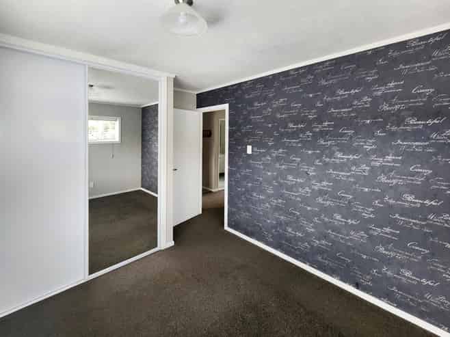 16 Crystal Grove, Birchville
