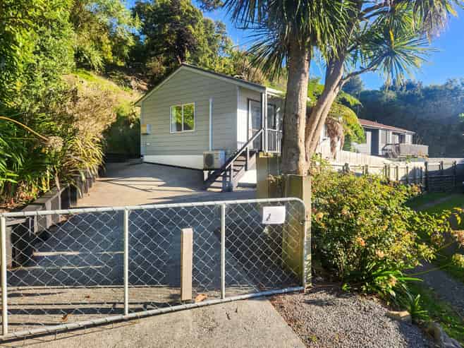 16 Crystal Grove, Birchville