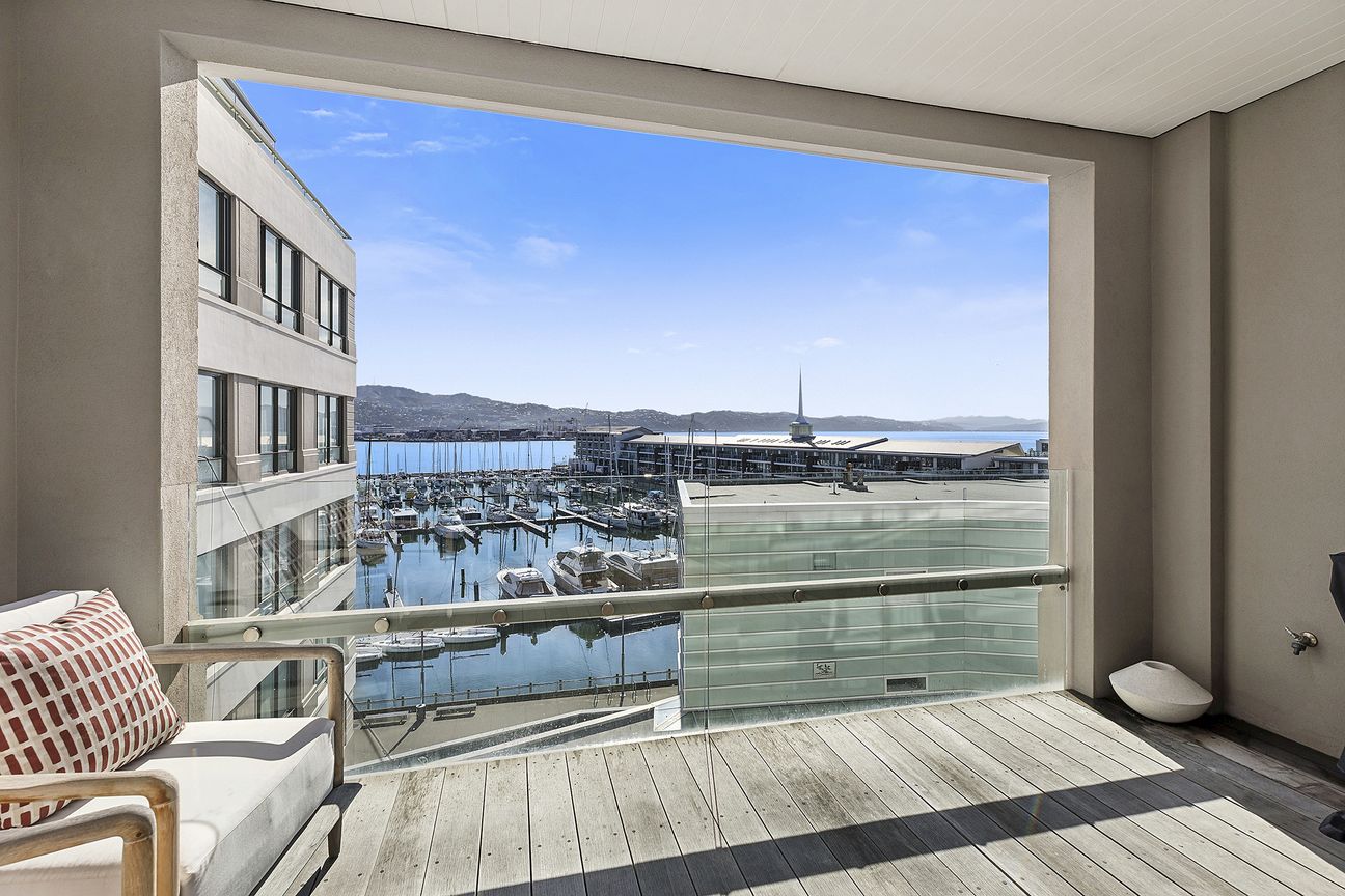 ONE OF THE BEST  |  RV $1,500,000 - Fler