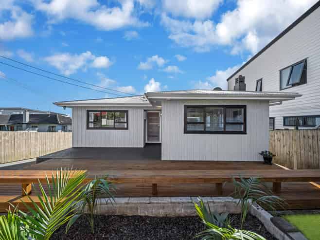 8 View Road, Mangere