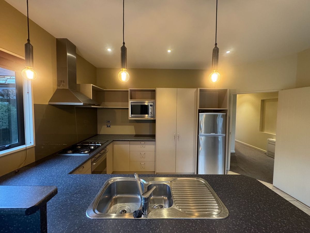 Spacious home on Villa Lane - Ansicht 2
