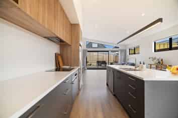 4 Shallow Close, Jacks Point