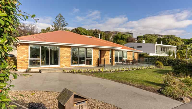 18 St Andrews Hill Road, Mount Pleasant