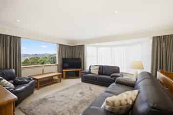 98 Severn Street, Island Bay