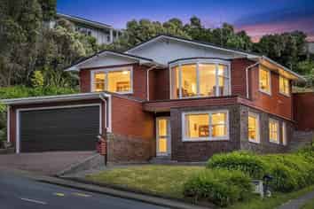 98 Severn Street, Island Bay