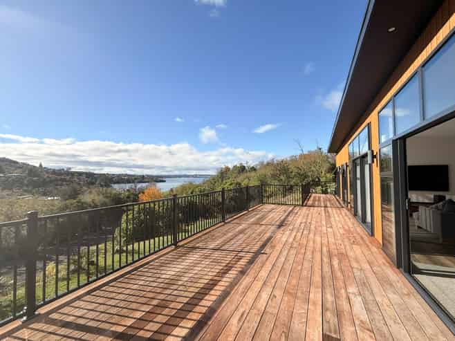 7 Parawera Drive, Acacia Bay