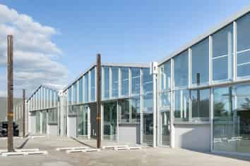 AWARD-WINNING CITY FRINGE PREMISES
