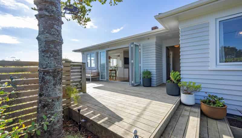 64B Awaroa Road, Sunnyvale