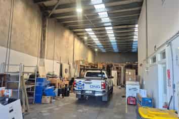 Great mix of Warehouse and Office