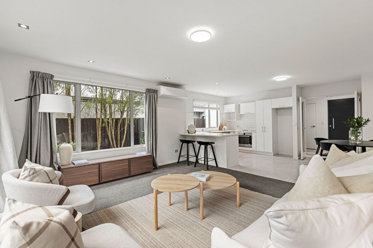 Executive Rare Townhouse with Double Garage - Ansicht 4