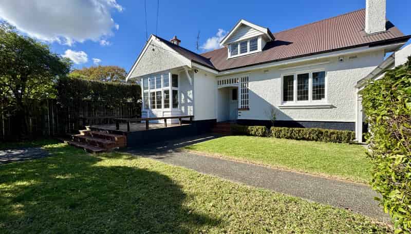 35 Cornwall Park Avenue, Epsom