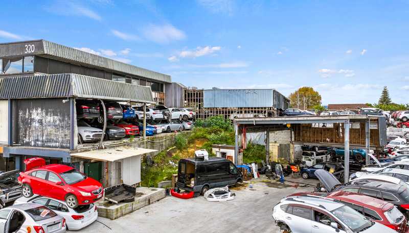 320 Great South Road, Manurewa