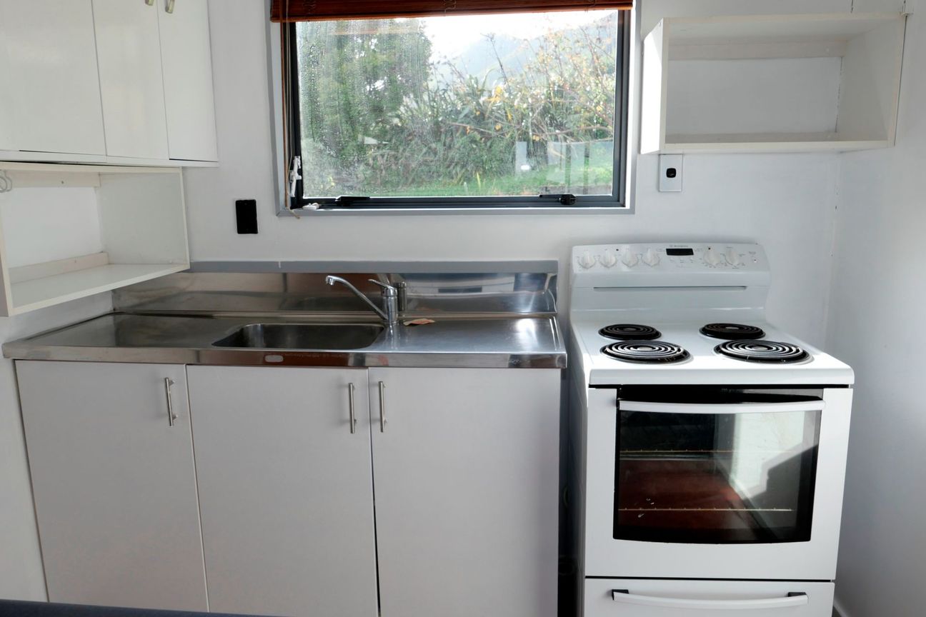 Private Living with Stunning South Island Views - Vista 3