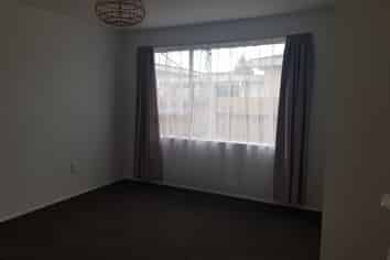 19 Salford Avenue, Redwood