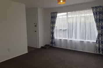 19 Salford Avenue, Redwood
