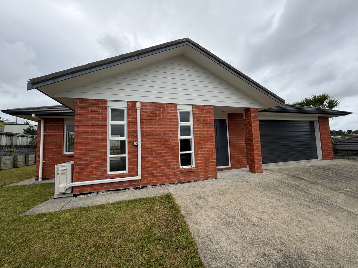 Modern Brick & Tile Home in Peaceful Cul-de-Sac - Ansicht 2