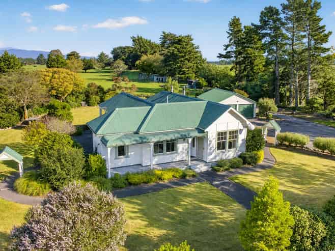 52 Longwood East Road, Featherston