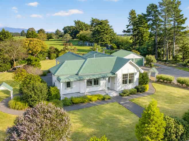 52 Longwood East Road, Featherston