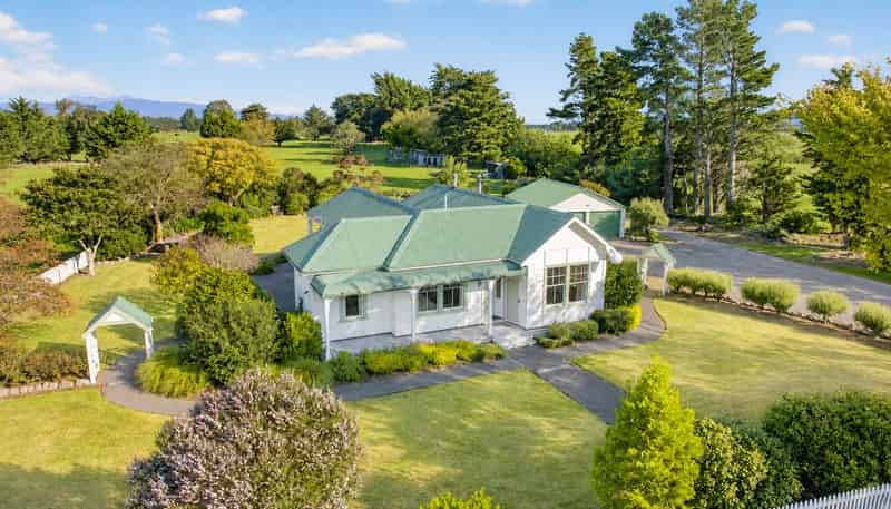 52 Longwood East Road, Featherston