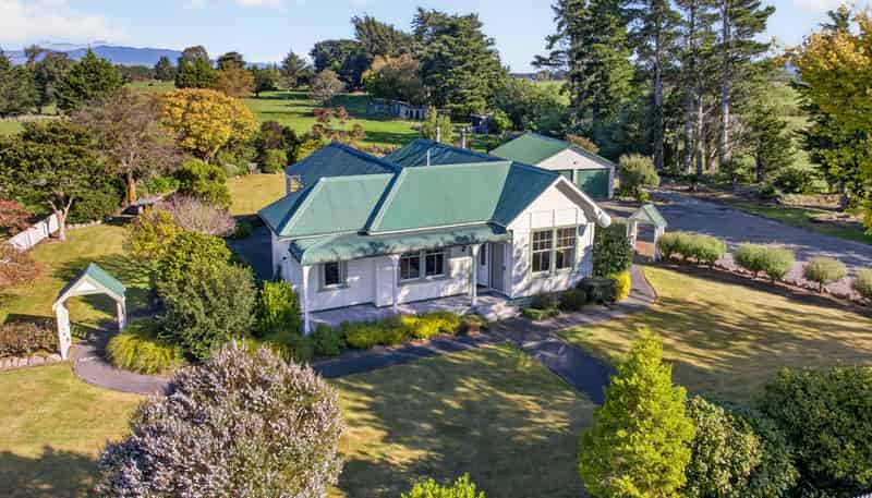 52 Longwood East Road, Featherston