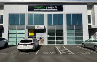 Office/Retail Space with Everything You Need