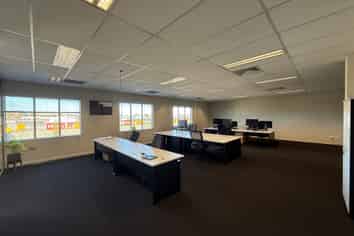 Office/Showroom Space with Everything You Need