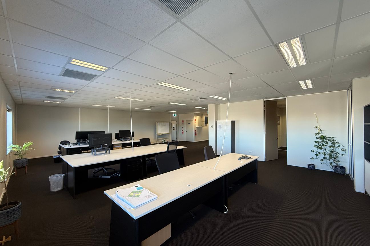 Office/Showroom Space with Everything You Need - Aanzicht 6