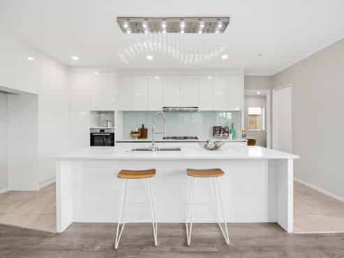 8 Ballinabreen Road, Flat Bush