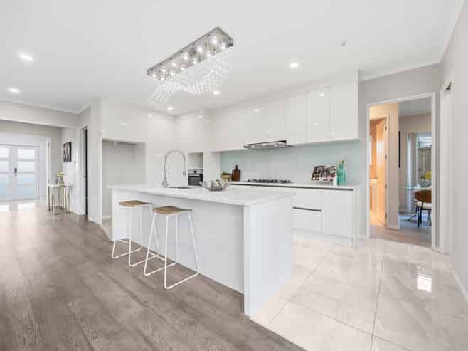 8 Ballinabreen Road, Flat Bush
