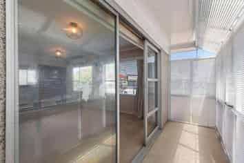 1/160 Mount Albert Rd, Mount Albert