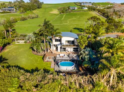 381 Cove Road, Waipu