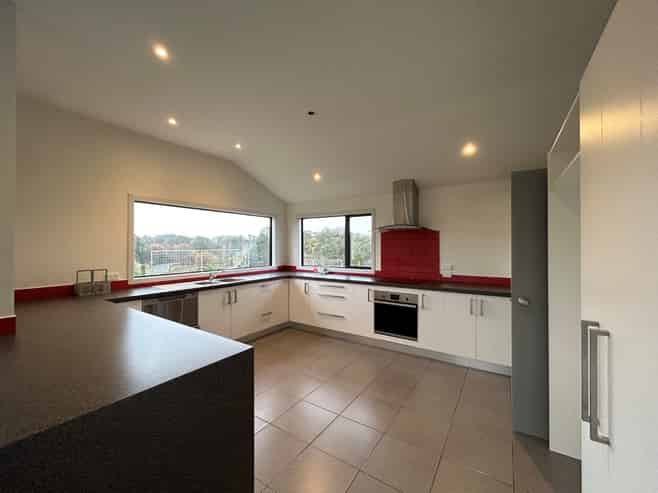 6 Penrith Road, Poraiti