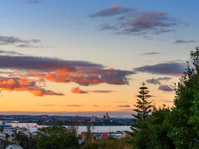 2/10 St Georges Bay Road, Parnell