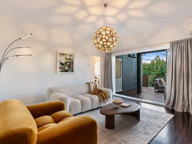 2/10 St Georges Bay Road, Parnell