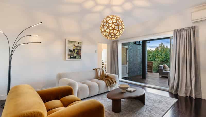 2/10 St Georges Bay Road, Parnell