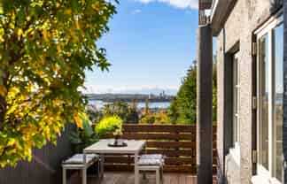 2/10 St Georges Bay Road, Parnell