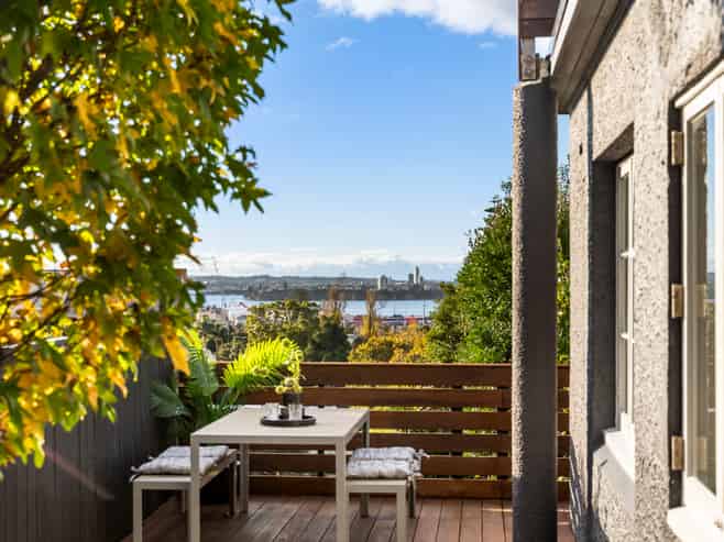 2/10 St Georges Bay Road, Parnell