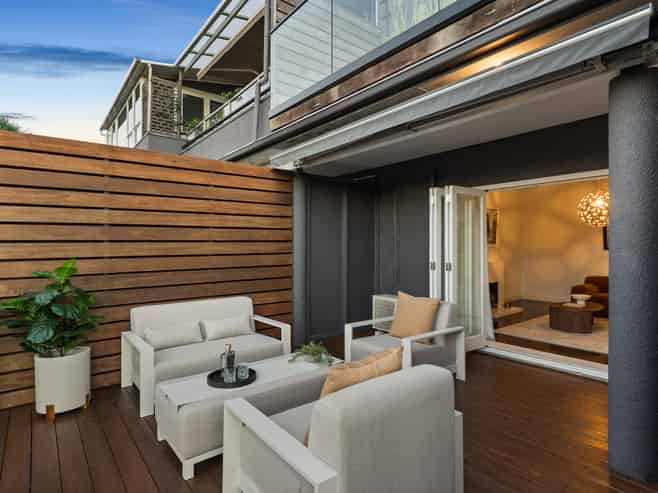 2/10 St Georges Bay Road, Parnell