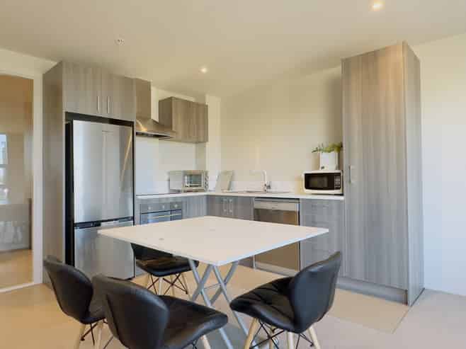 102/1 Rose Garden Lane, Albany