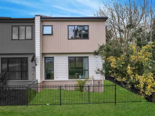 64F Coxhead Road, Manurewa
