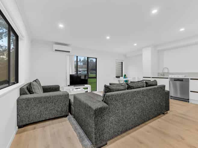 64F Coxhead Road, Manurewa