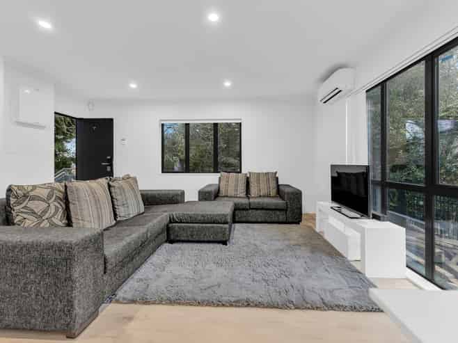 64F Coxhead Road, Manurewa