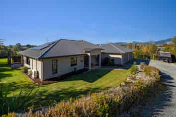 89 Totara View Road, Wakefield