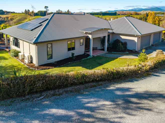 89 Totara View Road, Wakefield