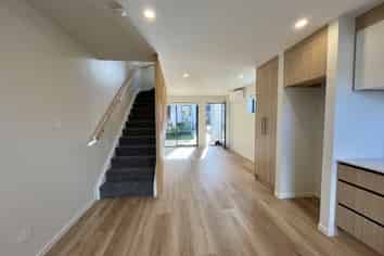 6/506 Glenfield Road, Bayview