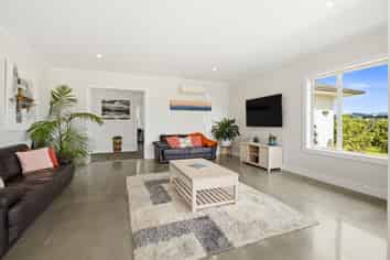 14 Topping Place, Whitianga