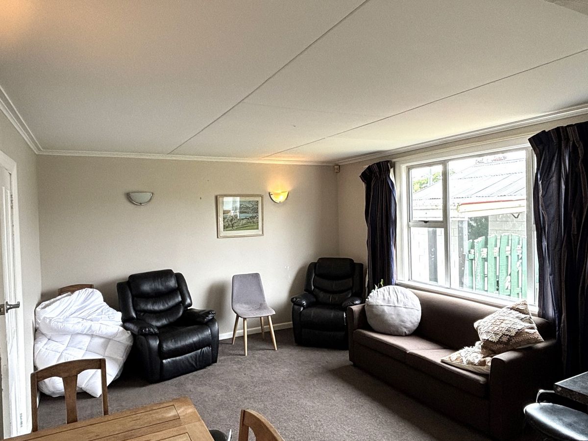 Spacious home with Sleepout - Widok 3